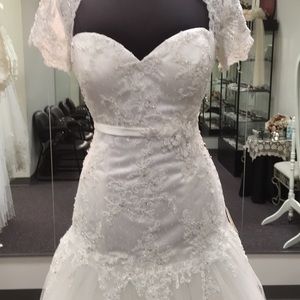 Private Label drop waist gown. Ivory. size 14